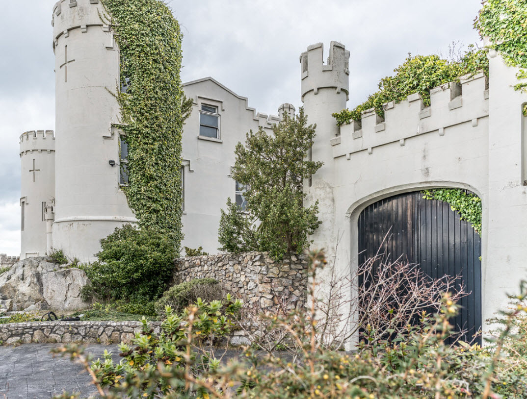 Manderley Castle, Ireland